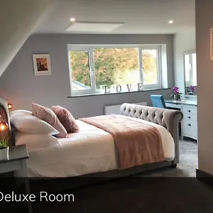 Bed & Breakfast House On The Hill