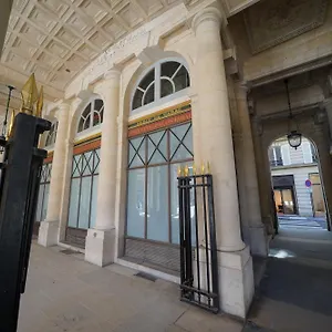 호텔 몽펜시에 파리